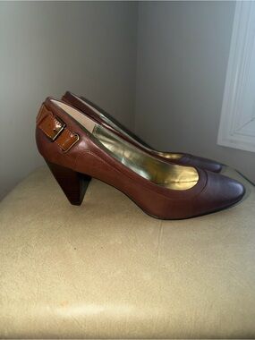 Y2K Nine & Co Brown Pumps Size 9 Career Office Heels Buckle Accent Classic
